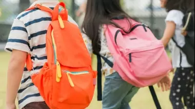 Piden suspender la presencialidad en escuelas de City Bell, Villa Elisa y Seguí