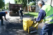 💦 Insólito City Bell: Bachearon en Cantilo sobre una pérdida de agua y duró 20 días