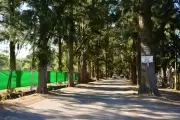 Cáritas, Municipio y Vecinos: Polémica cesión de tierras en El Rincón