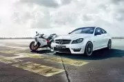 Autos de lujo y motos robadas: Persecución de película en City Bell