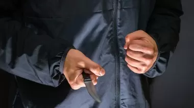 Joven apuñalado y denuncias por peleas entre bandas rivales en Gonnet