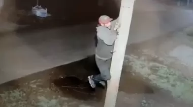 Video: Así roban los cables e incomunican a los vecinos de City Bell