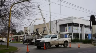 Estrenan nueva obra para mejorar el servicio eléctrico en City Bell