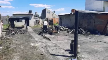 3 incendios dejaron sin nada a 5 familias de Arturo Seguí y City Bell