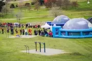 Un plan de 360°: Desembarca con todo el Planetario Móvil en City Bell