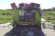 Desidia en Gonnet: 8 años de basura y de obras inconclusas