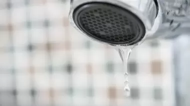 3 días sin agua en Gonnet y Villa Castells: Los vecinos viven un calvario