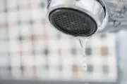 3 días sin agua en Gonnet y Villa Castells: Los vecinos viven un calvario