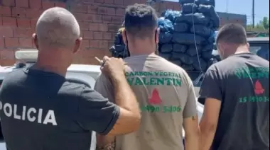 2 hombres detenidos en Gonnet por perseguir armados a una mujer