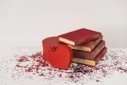 💝 En este San Valentín la Biblioteca Alejo Iglesias te ayuda con el regalo
