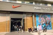 Sin disimulo: Había robado una moto en City Bell, huyó y ahora cayó comprando ropa