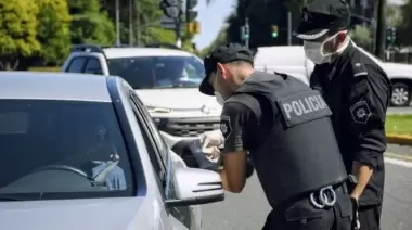 🚔 En el acceso a City Bell un joven intentó sobornar a la Policía y le sacaron el auto