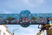 Se renovará anualmente: Inauguran arco de ingreso en City Bell