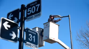 Colocan más de 60 dispositivos LED en la nueva Avenida 31 de Hernández