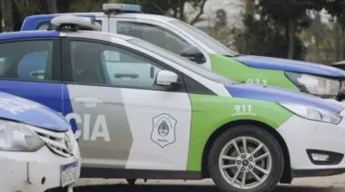 Video: Forzó entrada de una pollajería en Gonnet y huyó con dinero