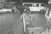 🤫 Sin hacer ruido: Mirá cómo roban los autos por la noche en Gonnet