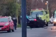 Vuelco en City Bell: Vecinos piden reductores de velocidad y señalización