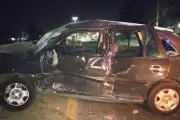 Video: En Villa Elisa un micro embistió a un auto y dejó dos heridos