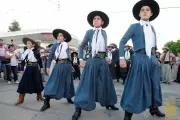 Música, fogón y baile en Villa Elisa para festejar el Día de la Tradición