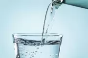 De locos: Llega el calor, escasea el agua pero ABSA aumenta el servicio