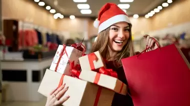 Martes 20 en City Bell y Joaquín Gorina: Navidad, regalos, descuentos, rebajas, música y gastronomía