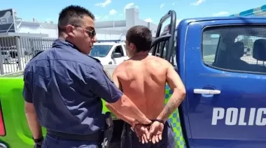 Fuga, tiros y 3 detenidos por entradera en City Bell y asalto en Arturo Seguí