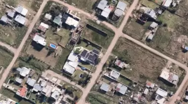 Barrio Savoia: Vecinos reclaman por recolecci贸n de basura, arreglo de calles y luminarias