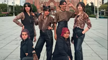 🏆 Campeonato Mundial de K-Pop en México: Una joven de Villa Elisa sueña con traer el trofeo