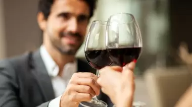 🍇 Arte y vino en City Bell: ¿Qué bodegas y artistas serán parte de Uvas Lab Sunset Experience?