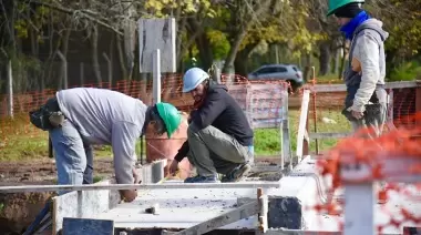 🚧 Arroyo, puente y conexión: Construyen nuevo paso vehicular a minutos de City Bell