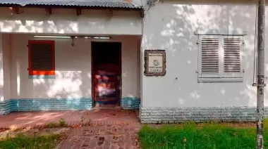 🚨 Alarma y preocupación en City Bell por okupas en una Biblioteca Popular