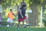Cumple Diego: El día que Maradona se jugó un picadito en City Bell