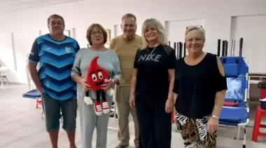 🤖 Rotary Club Gonnet: Botellas de amor, charlas y cursos sobre nuevas tecnologías