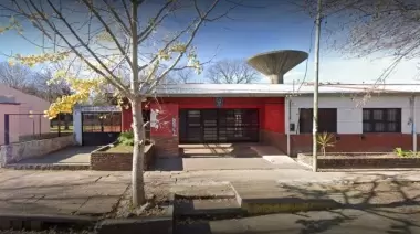 🚨 Unos sor*tes: En City Bell los ladrones se roban hasta los inodoros de los colegios