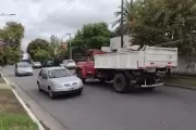 ¿La Calle 28 se convirtió en un Camino Belgrano Bis? En Gonnet piden reductores de velocidad y reordenamiento vehicular