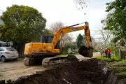 🚧 City Bell: La Municipalidad de La Plata entuba un zanjón para mejorar el tránsito