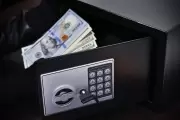 💸 City Bell: Tiraron la puerta abajo y se llevaron una caja fuerte con 4000 dólares