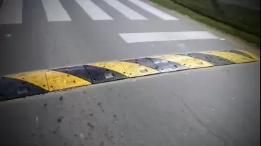 🟢 De Gonnet a City Bell: Piden mantenimiento de lomos de burro en 3 calles claves