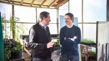 ✍️ ¿Qué acuerdo clave firmó Julio Garro en el Parque Ecológico de Villa Elisa?