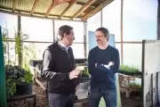 ✍️ ¿Qué acuerdo clave firmó Julio Garro en el Parque Ecológico de Villa Elisa?