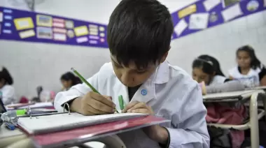 馃彨 驴Habr谩 clases el lunes en las escuelas elegidas como centros de votaci贸n de City Bell, Gonnet y Villa Elisa?