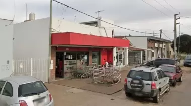 🚒 Video: Voraz incendio arrasó con un supermercado en Joaquín Gorina