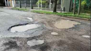 🎦 Video: Así es el bache más grande de La Plata ubicado en Gonnet