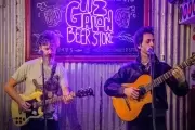 🍻 Música y birra en La Plata: 7 artistas cierran el año en La Casa de al Lado Bar