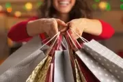 🎅 Papa Noel, bandas en vivo y promociones: Villa Elisa tendrá su Noche de las Vidrieras