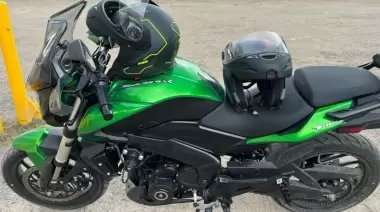 🚨 Video: Le robaron la moto en City Bell y quisieron estafarla pidiendo un rescate