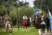 🐎 Villa Elisa: La Municipalidad de La Plata suspendió el aniversario pero los vecinos festejaron igual