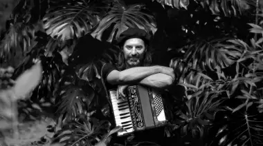 🥰 El Chango Spasiuk llega a City Bell con un show íntimo