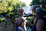 💜 Villa Elisa se une al 8M: Radio abierta, poesía y activismo en Avenida Arana