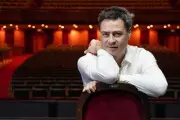 💓 Iñaki Urlezaga vuelve al Teatro Argentino para ayudar al Hospital de Gonnet